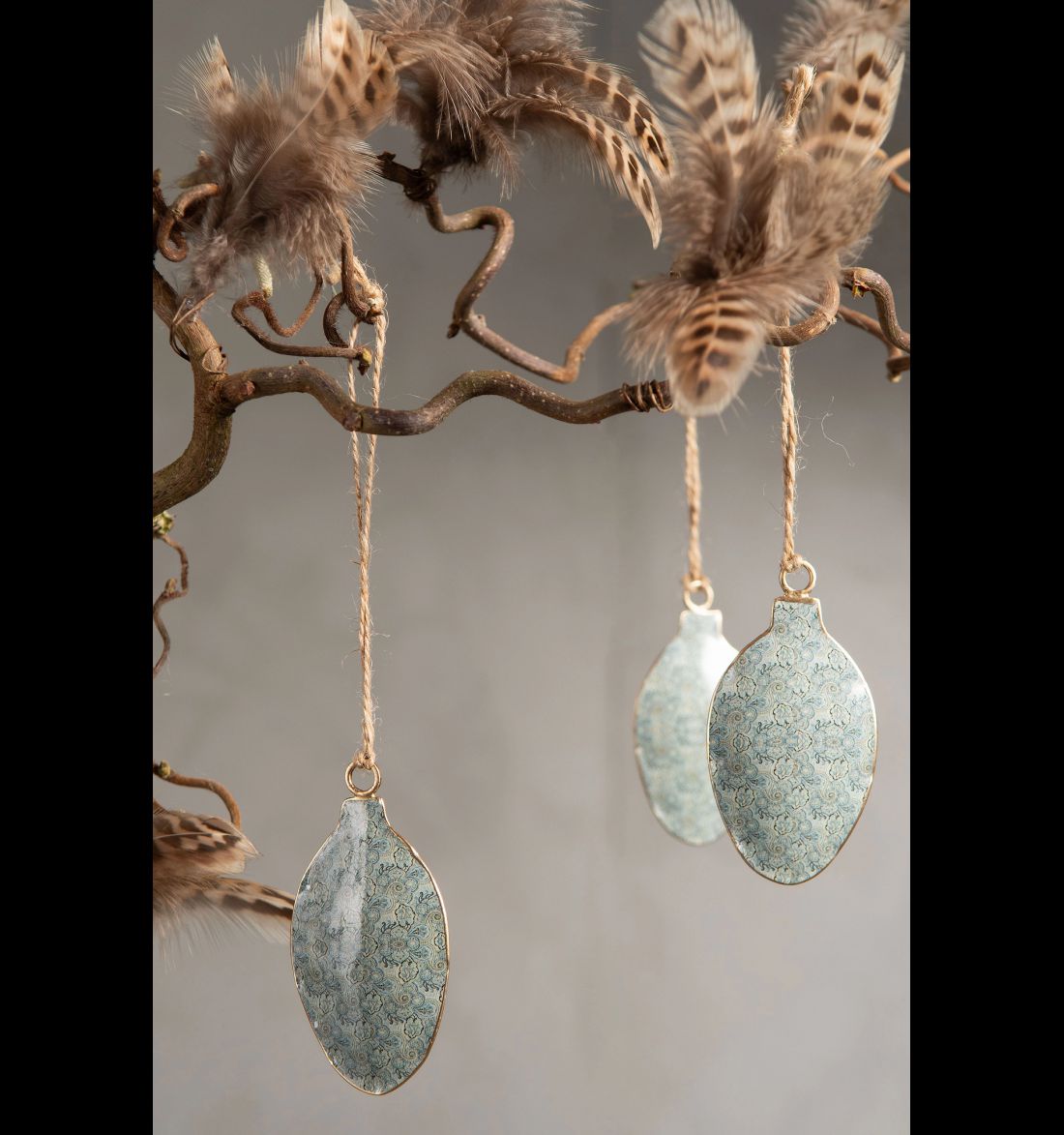 Pakabinamos dekoracijos kiaušinis su raštu