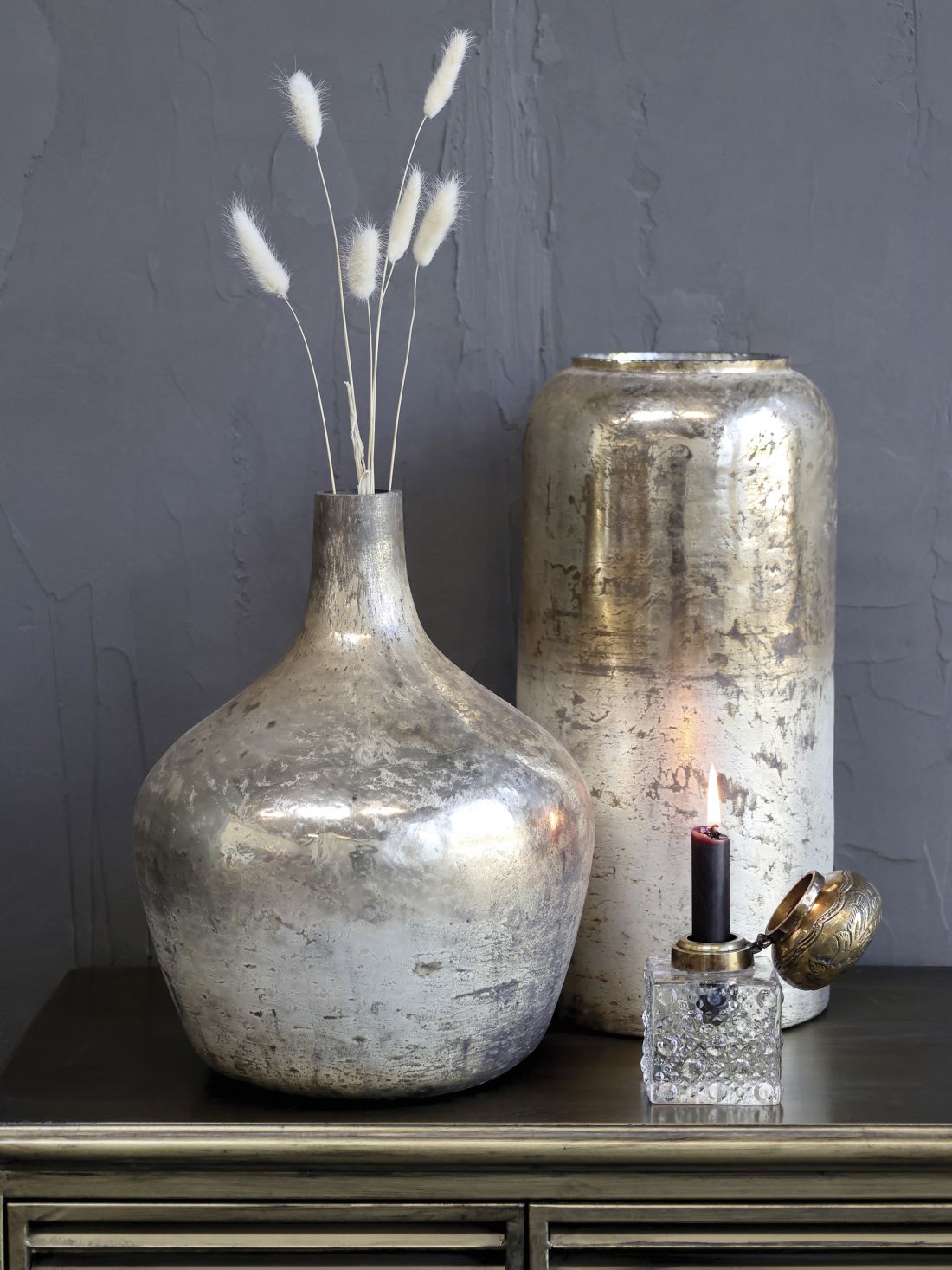 Sendinto aukso stiko vaza