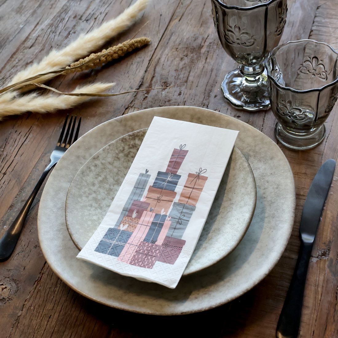 Servietėlė su dovanomis