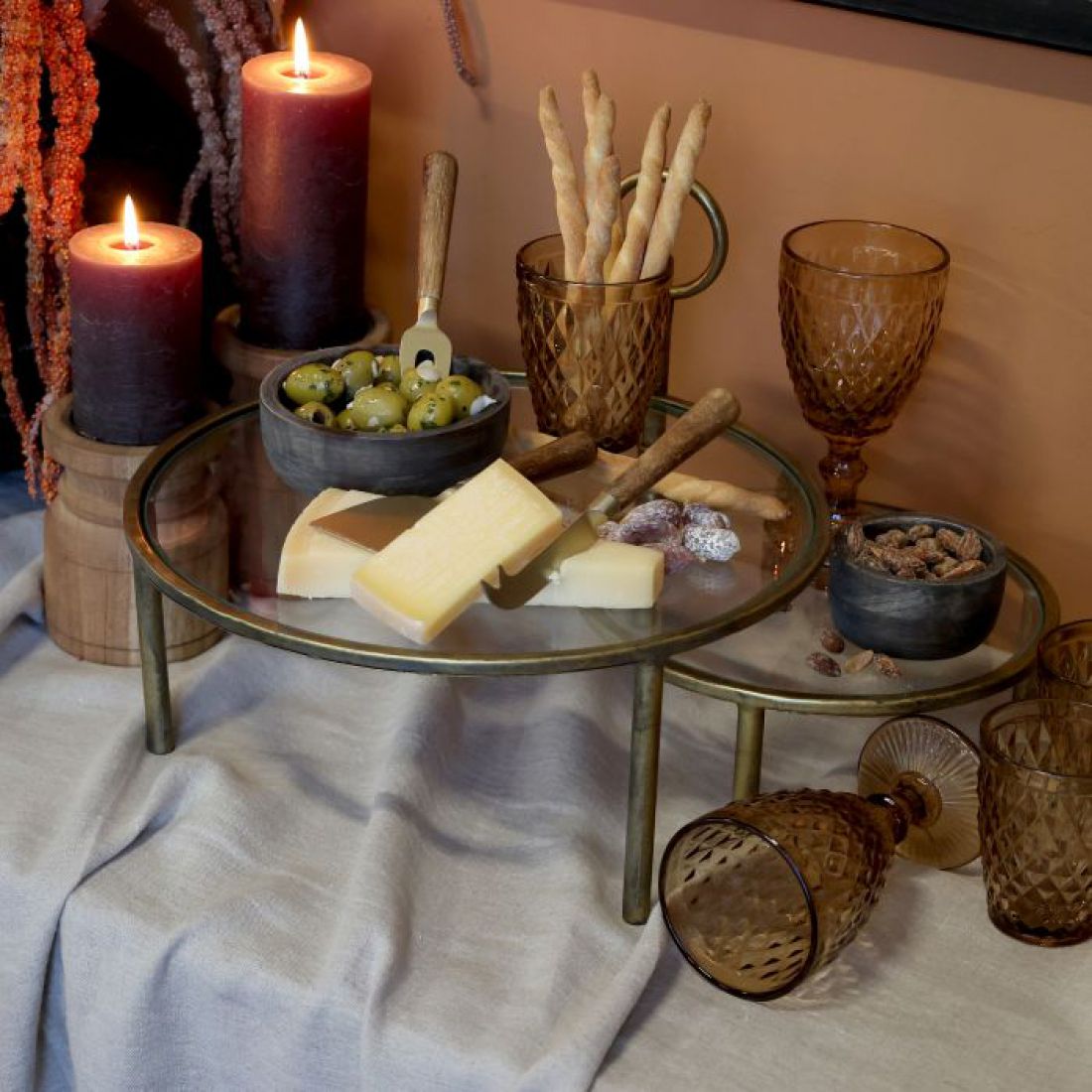 Etagerė su 2 padėklais, žalvaris