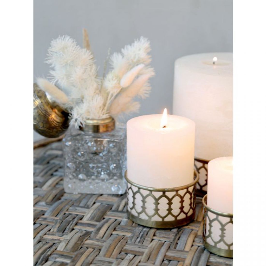 Metaliniai žvakių padėklai su dekoratyviniu kraštu sendinto žalvario spalvos