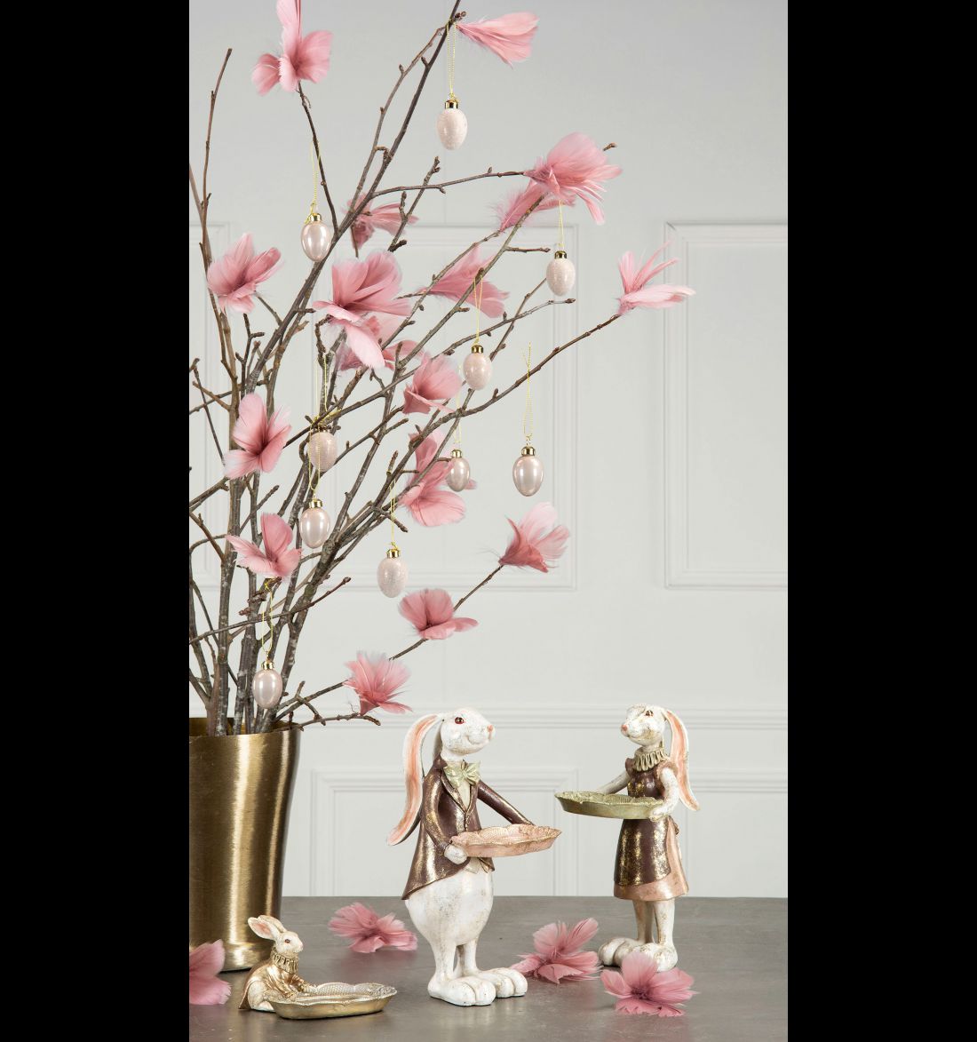 Plunksninė vielinė gėlė šviesiai rožinė